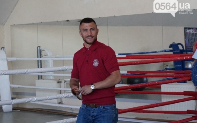 В Кривом Роге побывал лучший боксер мира - Василий Ломаченко Фото № 6 В Кривом Роге побывал лучший боксер мира - Василий Ломаченко Фото № 6