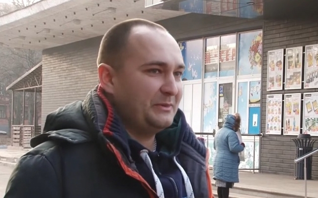 Мужчина нашел в супермаркете 10 тысяч долларов Фото № 0 Мужчина нашел в супермаркете 10 тысяч долларов Фото № 0