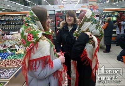 Криворожские студенты организовали свой музыкальный флешмоб Фото № 0 Криворожские студенты организовали свой музыкальный флешмоб Фото № 0