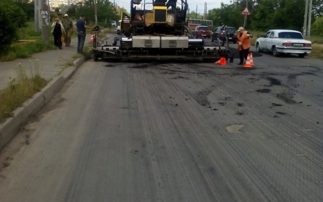 Заммэра по ЖКХ в Кривом Роге лично проинспектировал ремонт дорог Фото № 1 Заммэра по ЖКХ в Кривом Роге лично проинспектировал ремонт дорог Фото № 1