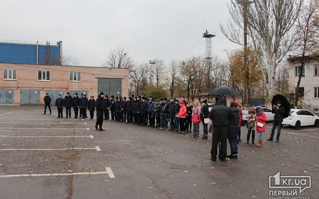 Патрульные Кривого Рога продемонстрировали свои умения Фото № 3 Патрульные Кривого Рога продемонстрировали свои умения Фото № 3