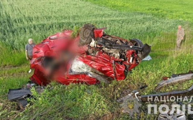 На трассе Киев-Чоп одно из самых крупнейших ДТП (ФОТО 18+) Фото № 2 На трассе Киев-Чоп одно из самых крупнейших ДТП (ФОТО 18+) Фото № 2