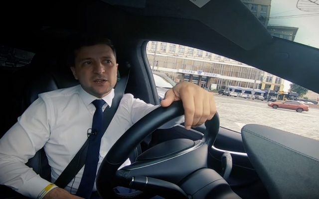 В сети показали автопарк Зеленского от Suzuki до Tesla (ФОТО) Фото № 6 В сети показали автопарк Зеленского от Suzuki до Tesla (ФОТО) Фото № 6