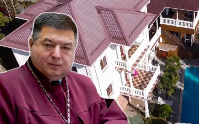 Глава Конституционного суда Украины купил участок в Крыму, оформив сделку по законам РФ (ФОТО) Фото № 0 Глава Конституционного суда Украины купил участок в Крыму, оформив сделку по законам РФ (ФОТО) Фото № 0