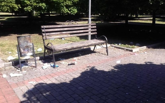 Парк возле ДК Центрального ГОКа в Кривом Роге приводит криворожан в ужас Фото № 0 Парк возле ДК Центрального ГОКа в Кривом Роге приводит криворожан в ужас Фото № 0