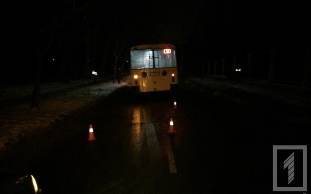 В Покровском районе пешеход угодил под колеса троллейбуса Фото № 1 В Покровском районе пешеход угодил под колеса троллейбуса Фото № 1