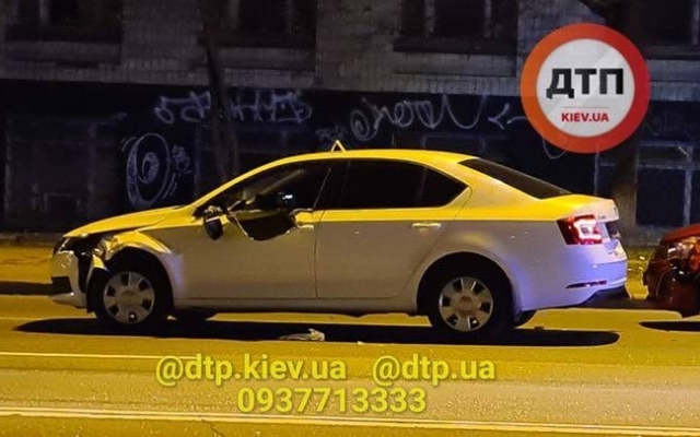 В Киеве полиция сбила пешехода: он скончался в скорой (ФОТО) Фото № 4 В Киеве полиция сбила пешехода: он скончался в скорой (ФОТО) Фото № 4