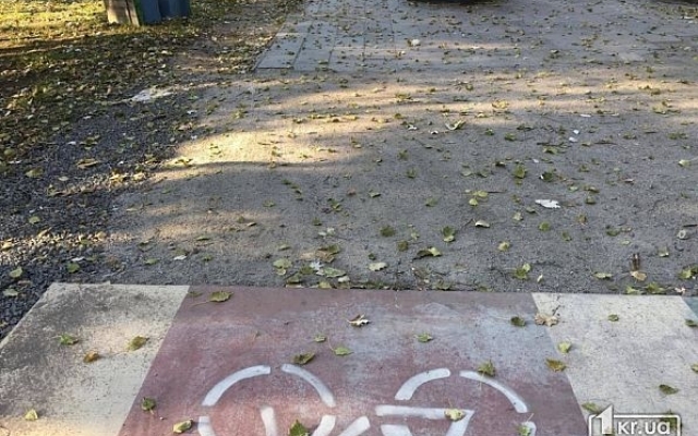 Велодорожка в парке Б. Хмельницкого опасна для жителей Кривого Рога Фото № 4 Велодорожка в парке Б. Хмельницкого опасна для жителей Кривого Рога Фото № 4