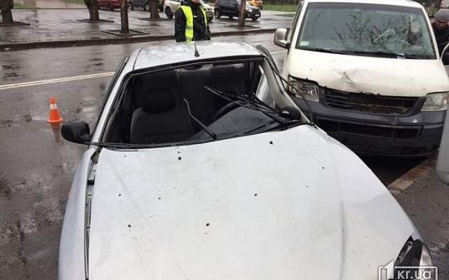 ДТП на Мусоргского: пострадавшего забрали в реанимацию Фото № 2 ДТП на Мусоргского: пострадавшего забрали в реанимацию Фото № 2