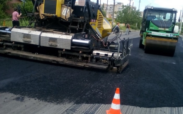 Заммэра по ЖКХ в Кривом Роге лично проинспектировал ремонт дорог Фото № 3 Заммэра по ЖКХ в Кривом Роге лично проинспектировал ремонт дорог Фото № 3