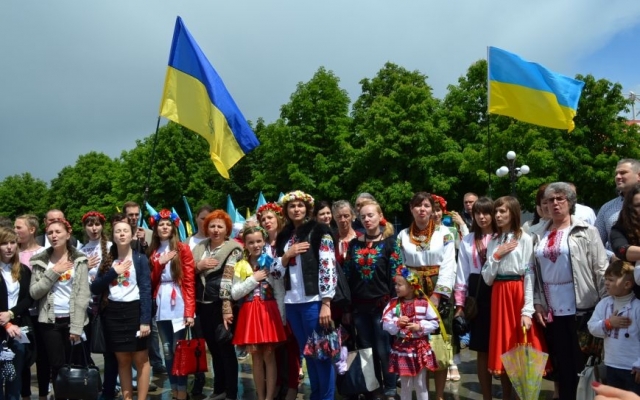 Проливной дождь не разогнал Парад вышиванок в Кривом Роге Фото № 1 Проливной дождь не разогнал Парад вышиванок в Кривом Роге Фото № 1