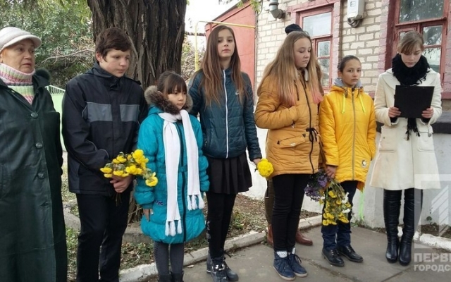 Криворожская молодежь и ветераны провели эстафету памяти Фото № 2 Криворожская молодежь и ветераны провели эстафету памяти Фото № 2