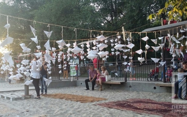 В Центрально-Городском районе состоялся необычный арт-пикник В Центрально-Городском районе состоялся необычный арт-пикник