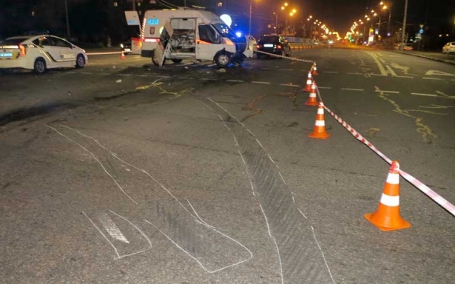 Автокатастрофа в Киеве: погибли двое медиков из бригады скорой помощи Фото № 3 Автокатастрофа в Киеве: погибли двое медиков из бригады скорой помощи Фото № 3