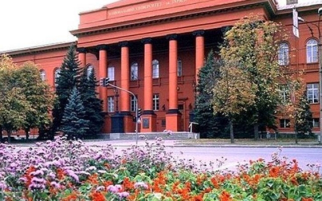 У студента исторического факультета забрали шпаргалку длиной 180 см Фото № 0 У студента исторического факультета забрали шпаргалку длиной 180 см Фото № 0