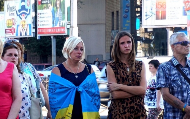 В Кривом Роге участники АТО и родственники погибших солдат провели митинг-реквием по погибшим в В Кривом Роге участники АТО и родственники погибших солдат провели митинг-реквием по погибшим в