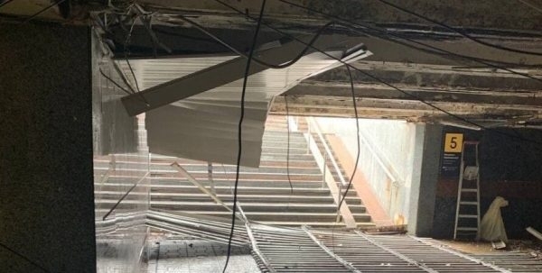 В подземном переходе на Майдане Независимости обвалился потолок – подробности инцидента Фото № 0 В подземном переходе на Майдане Независимости обвалился потолок – подробности инцидента Фото № 0